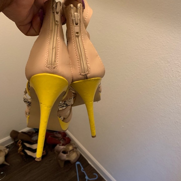 Shoes - Picture 3 of 8